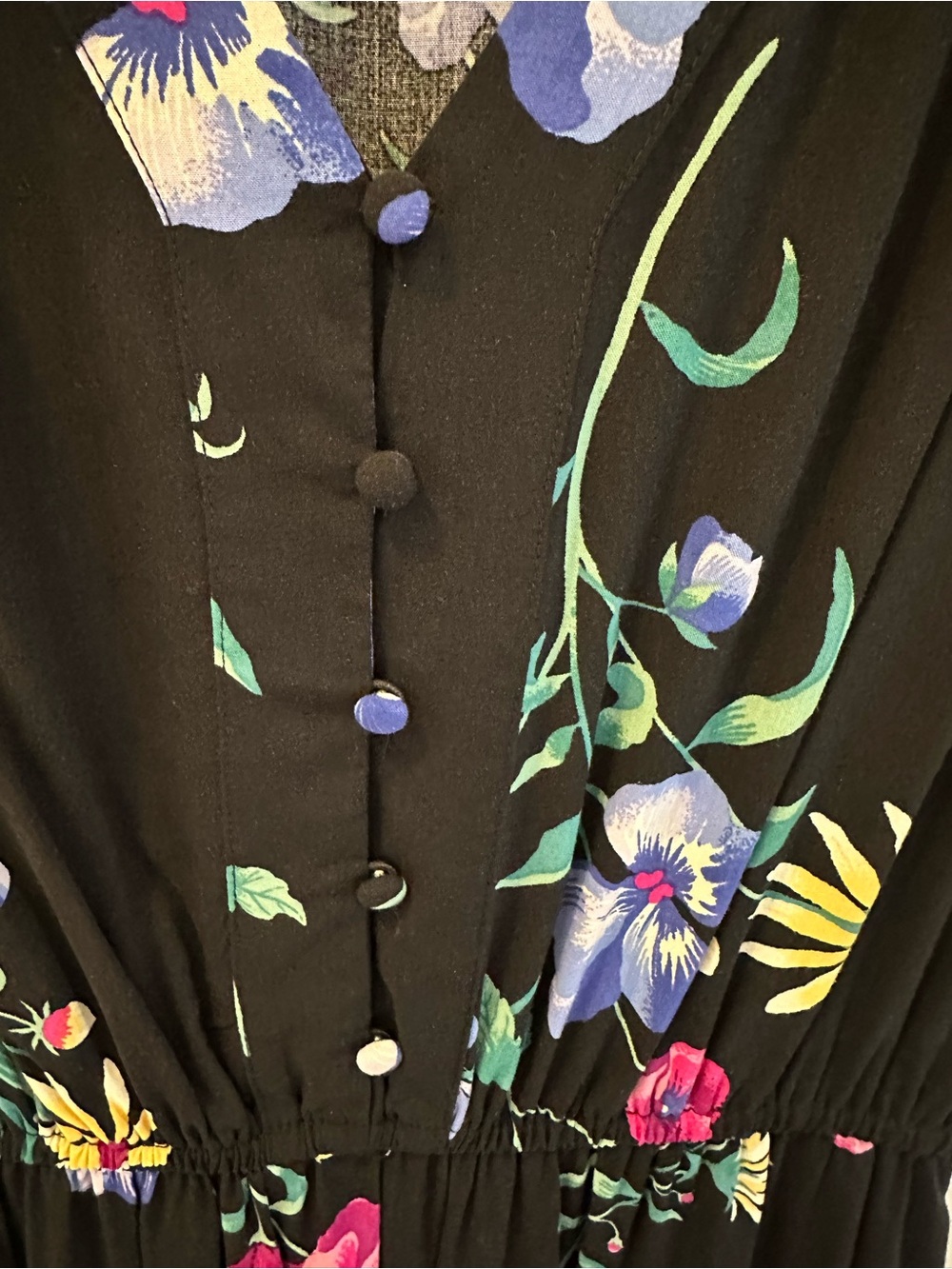 Old Navy Black Floral Midi Dress with V-Neck
Size S - Picture 4 of 10